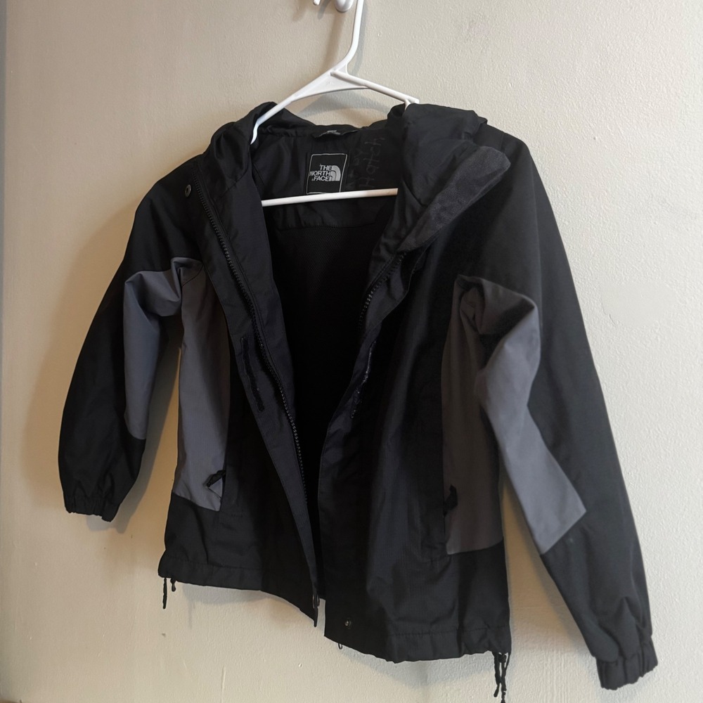 The North Face Kids Black Windbreaker Jacket 7/8 Classic Outerwear Staples